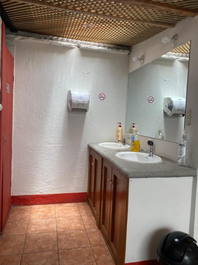 El Extranjero Hostal Antigua Екстер'єр фото